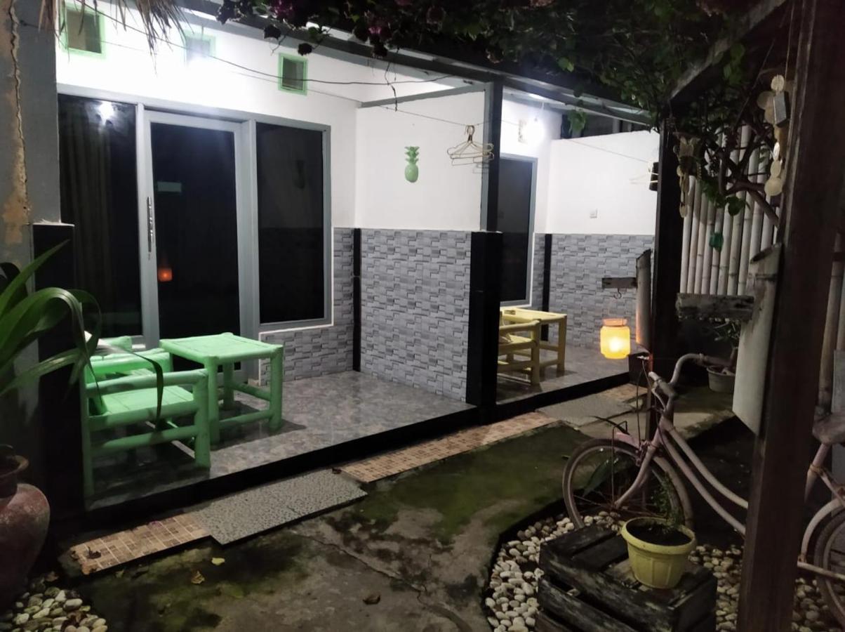 Pitara Homestay กีลีตราวางัน ภายนอก รูปภาพ